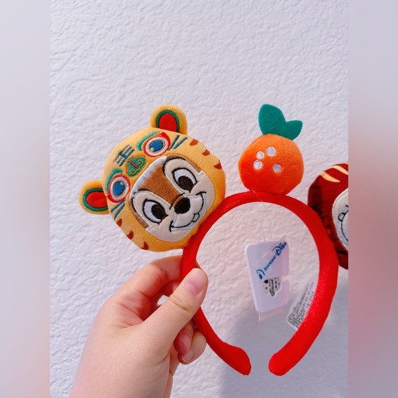 Shanghai Disney Exclusive ChipNDales Ears - Picture 2 of 5